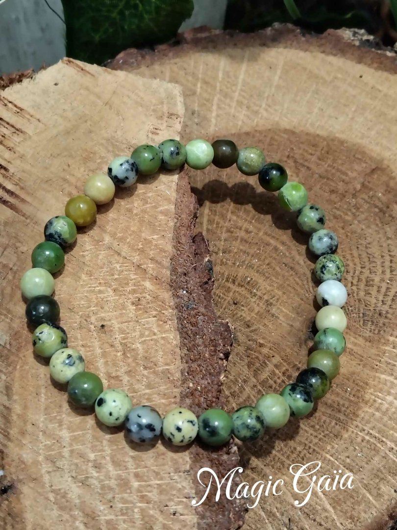 483348561-653061413869247-890660360338107709-n.jpeg Bracelet chrysoprase citron - 6 mm – Image 1