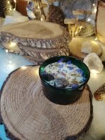 Bougie magique avec fleurs et améthyste brute – Image 4