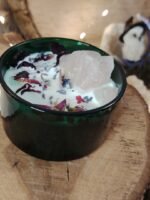 Bougie magique avec fleurs et quartz rose brute – Image 6