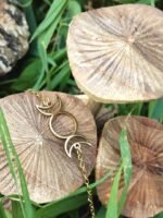 Bracelet triple lune doré en acier inoxydable – Image 3