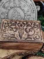 Boîte à bijoux en bois sculpté “gaïa – déesse de la terre”