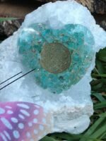 Coeur en orgonite aigue marine fleur de vie