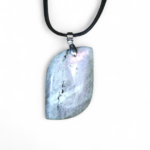 Pendentif labradorite grise avec reflets arc en ciel – Image 2