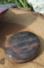 Galet pierre de lune noire – Image 4