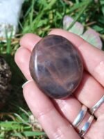 Galet pierre de lune noire – Image 5