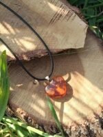 Pendentif coeur ambre