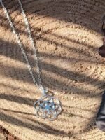 Pendentif graine de vie