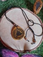Pendentif valknut en bois avec perle en bois créée par magic gaïa - ⚠️création unique – Image 3