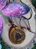 Pendentif valknut en bois avec perle en bois créée par magic gaïa - ⚠️création unique