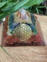 Pyramide orgonite 7 chakras fleur de vie – Image 4